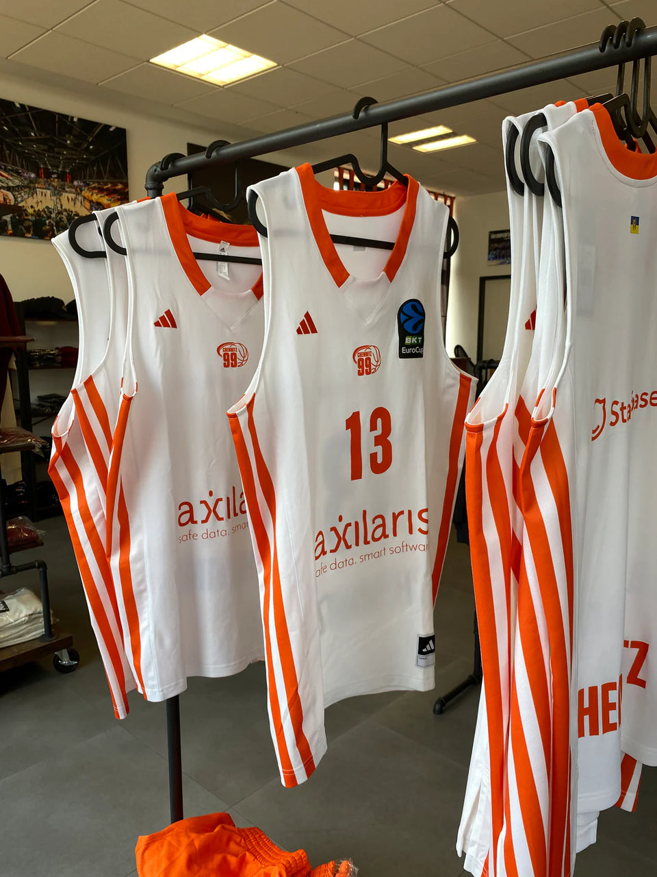 original getragenes Spielertrikot mit Unterschrift