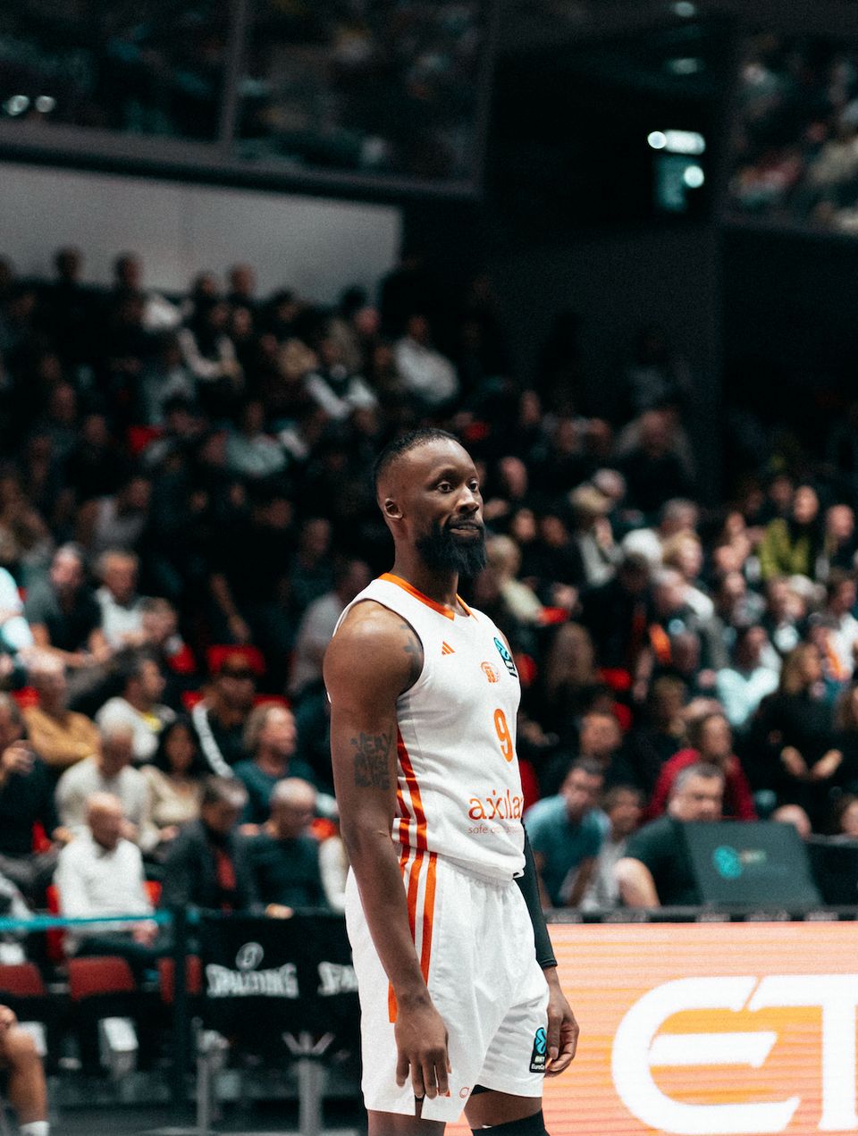 AUKTION: EuroCup Heimtrikot - #9 John Newman III