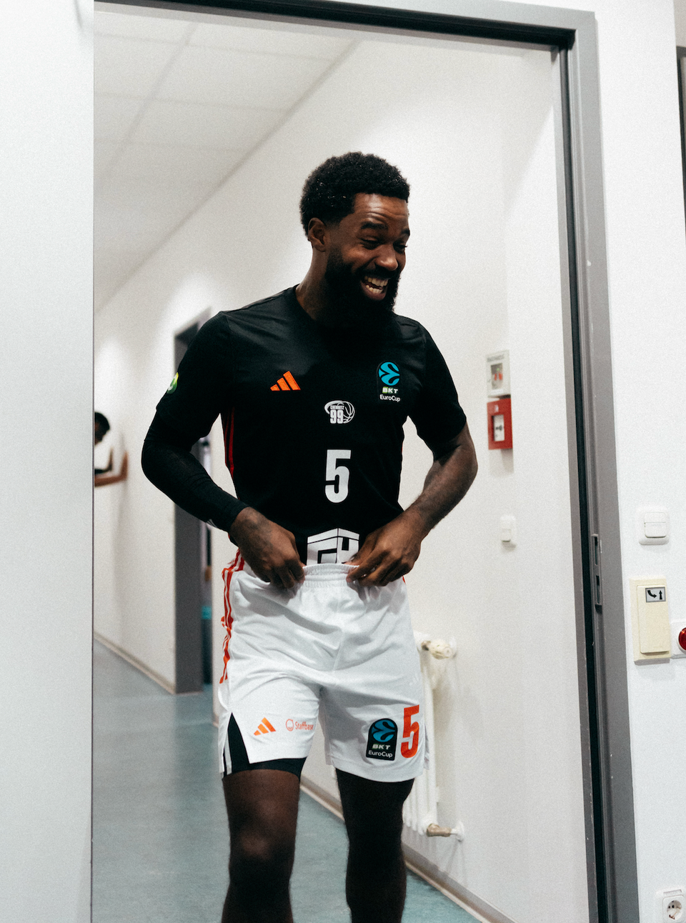 AUKTION: EuroCup Shooting Shirt - #5 Corey Davis Jr