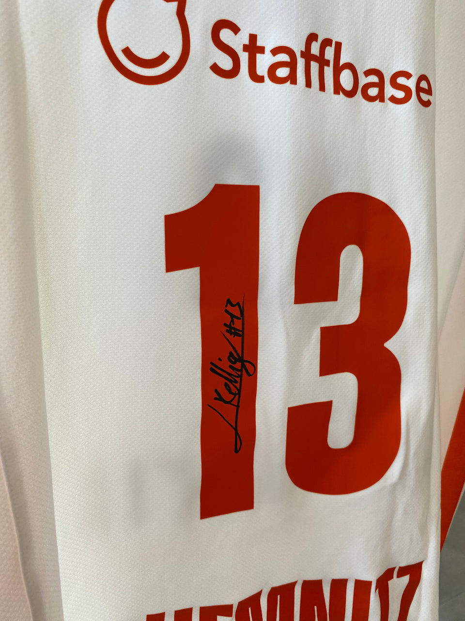 AUKTION: EuroCup Heimtrikot - #13 Luca Kellig