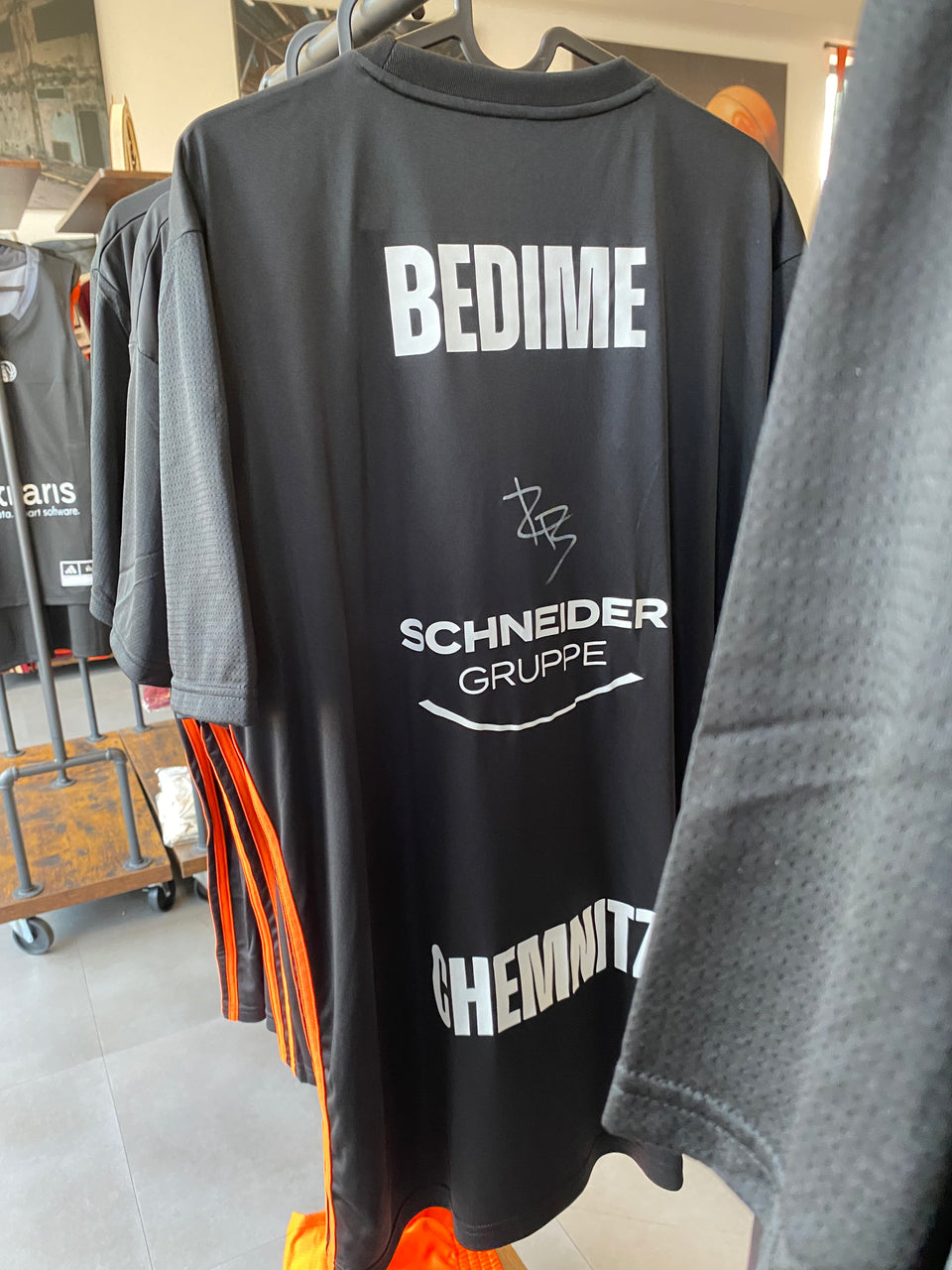 AUKTION: EuroCup Shooting Shirt - #35 Roman Bedime