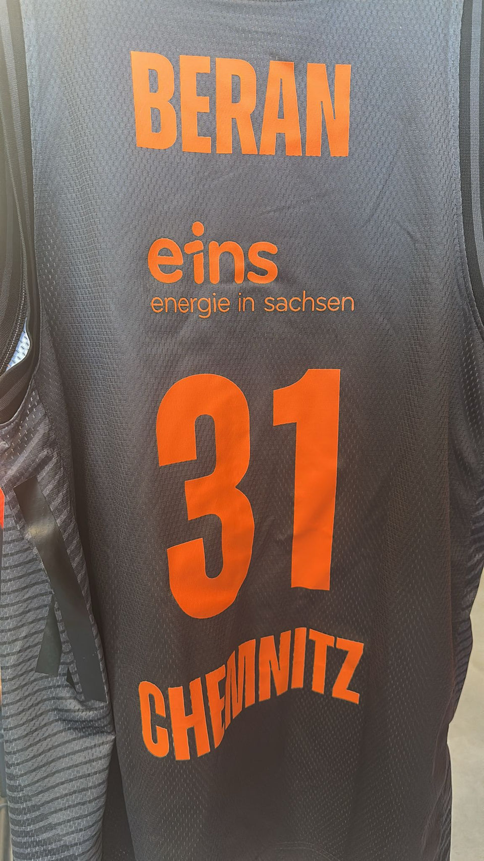 original getragenes Spielertrikot mit Unterschrift