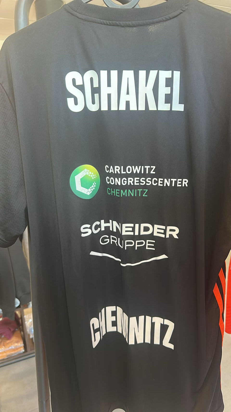 original getragenes Spielertrikot mit Unterschrift